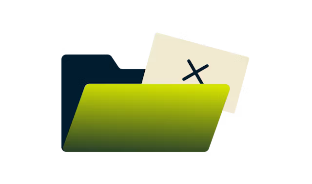 Offene grüne Mappe und ein Blatt Papier mit einem Kreuz darauf.